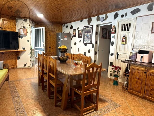 7 sovrum Villa till salu i Icod de los Vinos med garage - 650 000 € (Ref: 9592016)