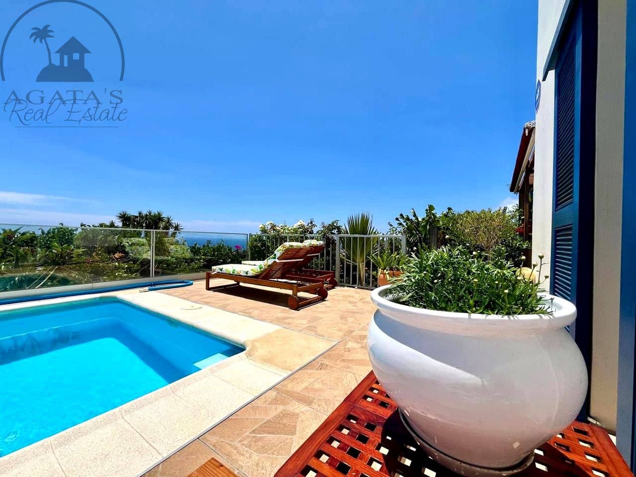 3 bedroom Villa for sale in Candelaria with pool - € 585,000 (Ref: 9658076)
