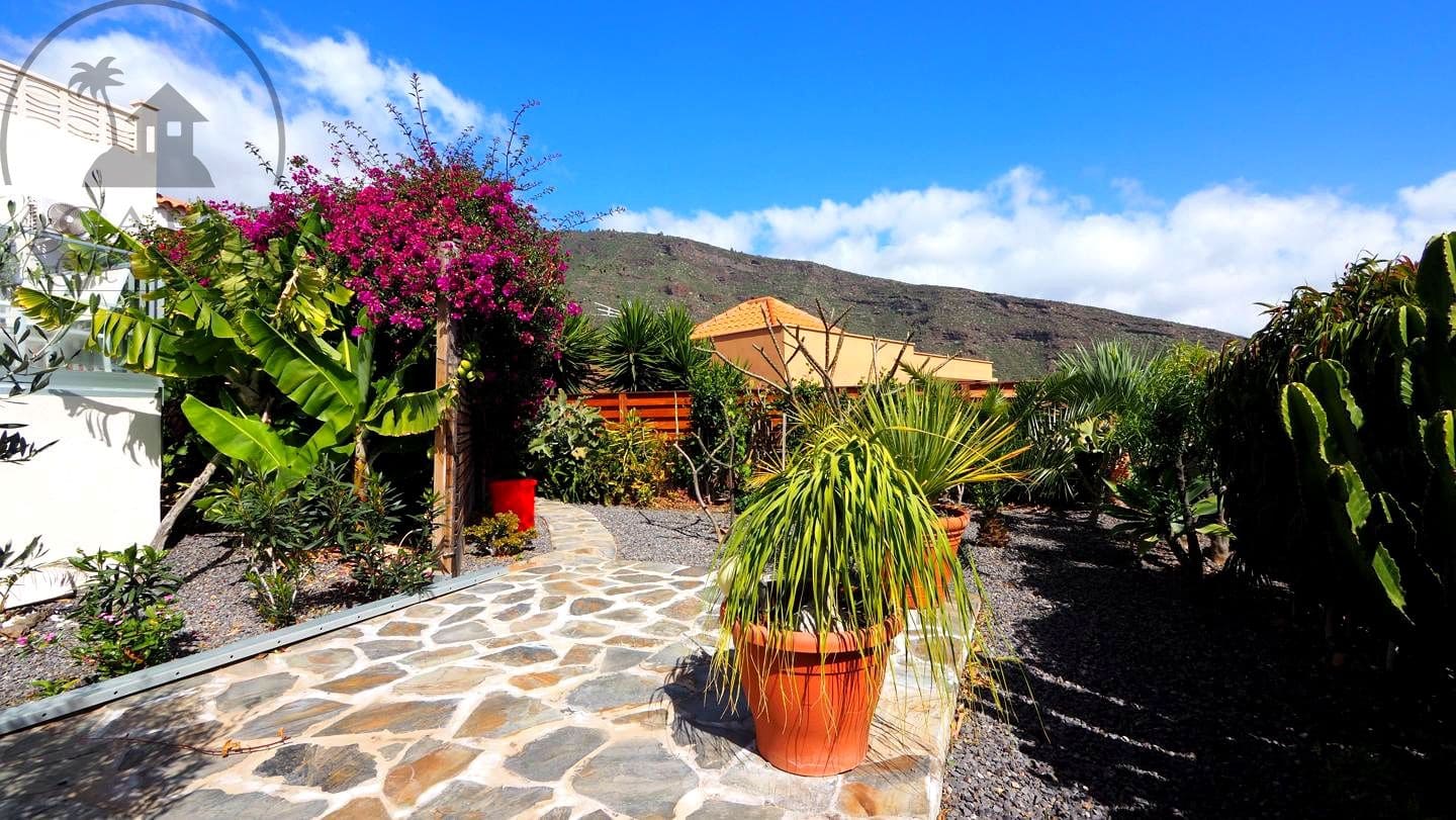 3 bedroom Villa for sale in Candelaria with pool - € 585,000 (Ref: 9658076)
