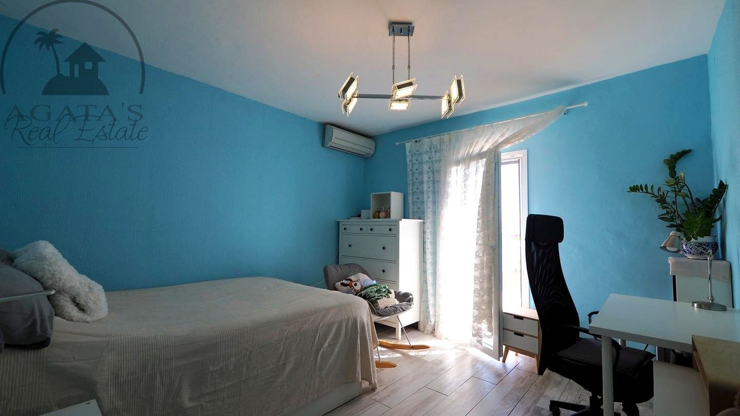 3 bedroom Villa for sale in Candelaria with pool - € 585,000 (Ref: 9658076)