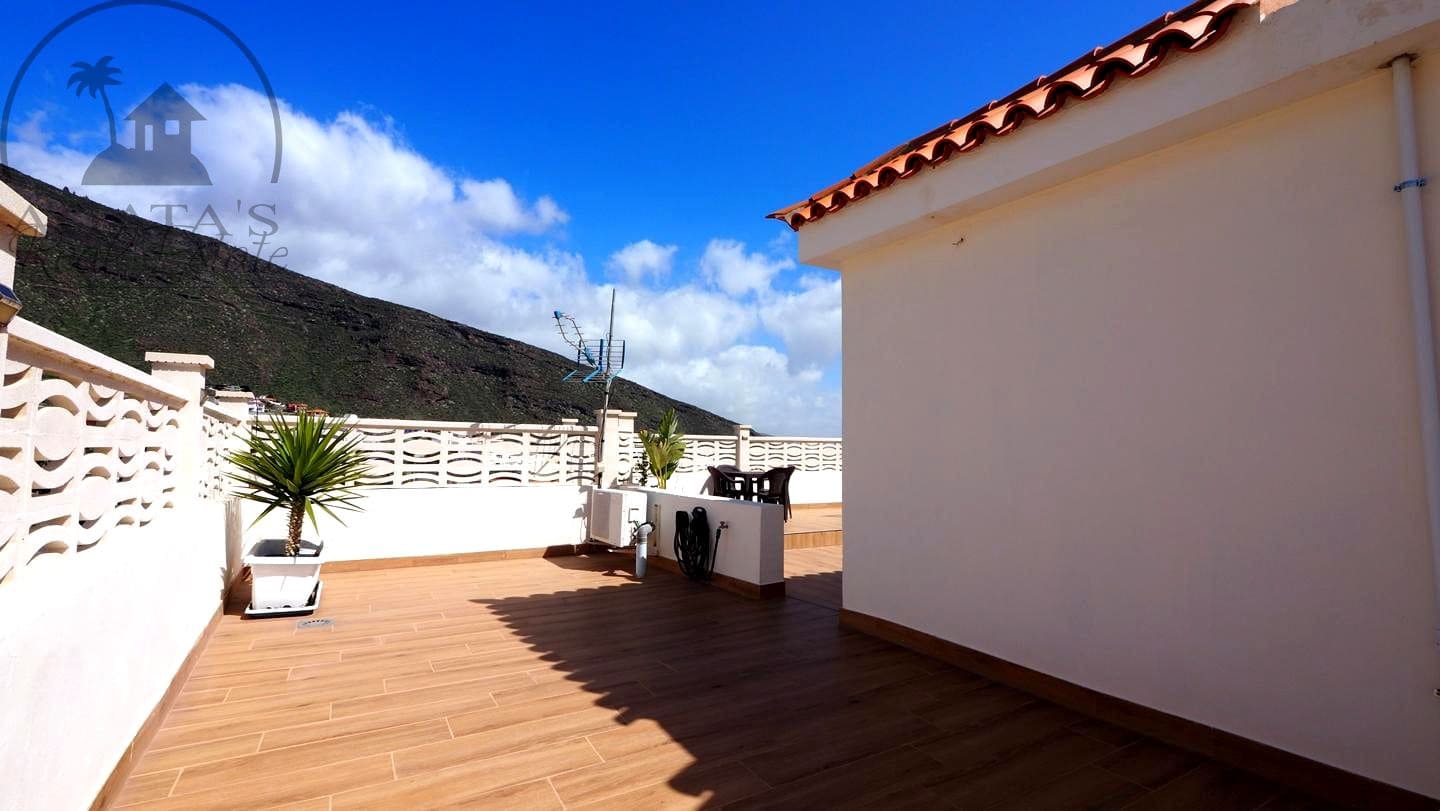 3 bedroom Villa for sale in Candelaria with pool - € 585,000 (Ref: 9658076)
