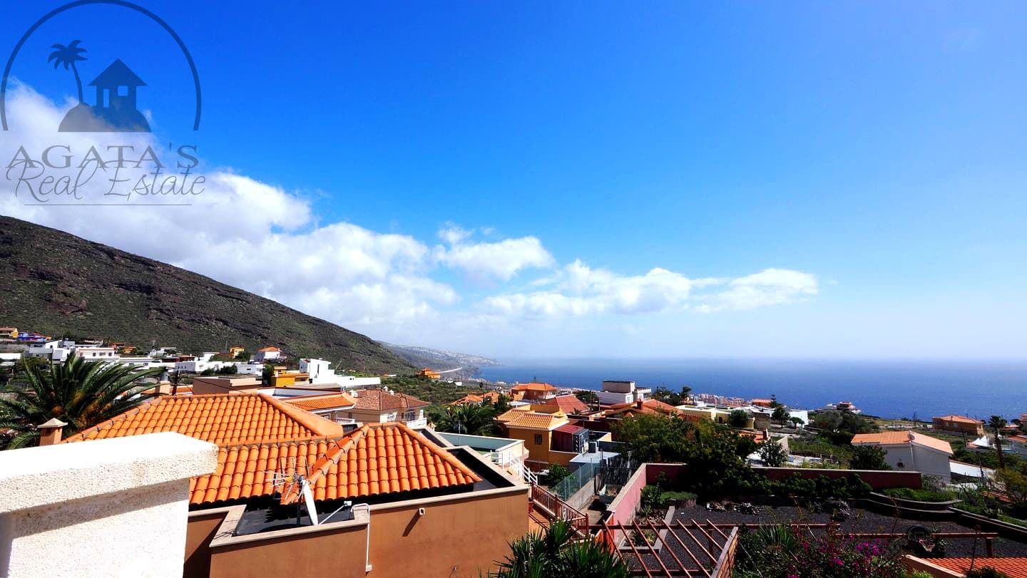 3 bedroom Villa for sale in Candelaria with pool - € 585,000 (Ref: 9658076)