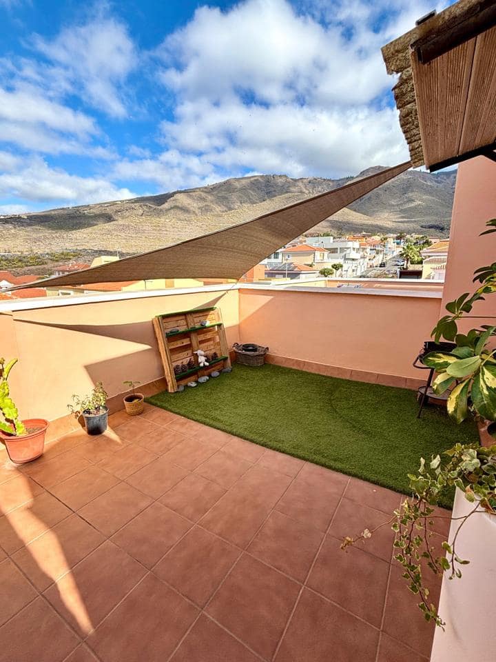 4 soverom Villa til salgs i Adeje med garasje - € 599 000 (Ref: 9746806)