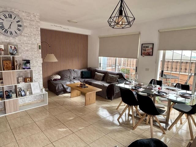 4 slaapkamer Villa te koop in Casco Urbano, Adeje met garage - € 599.000 (Ref: 9746806)