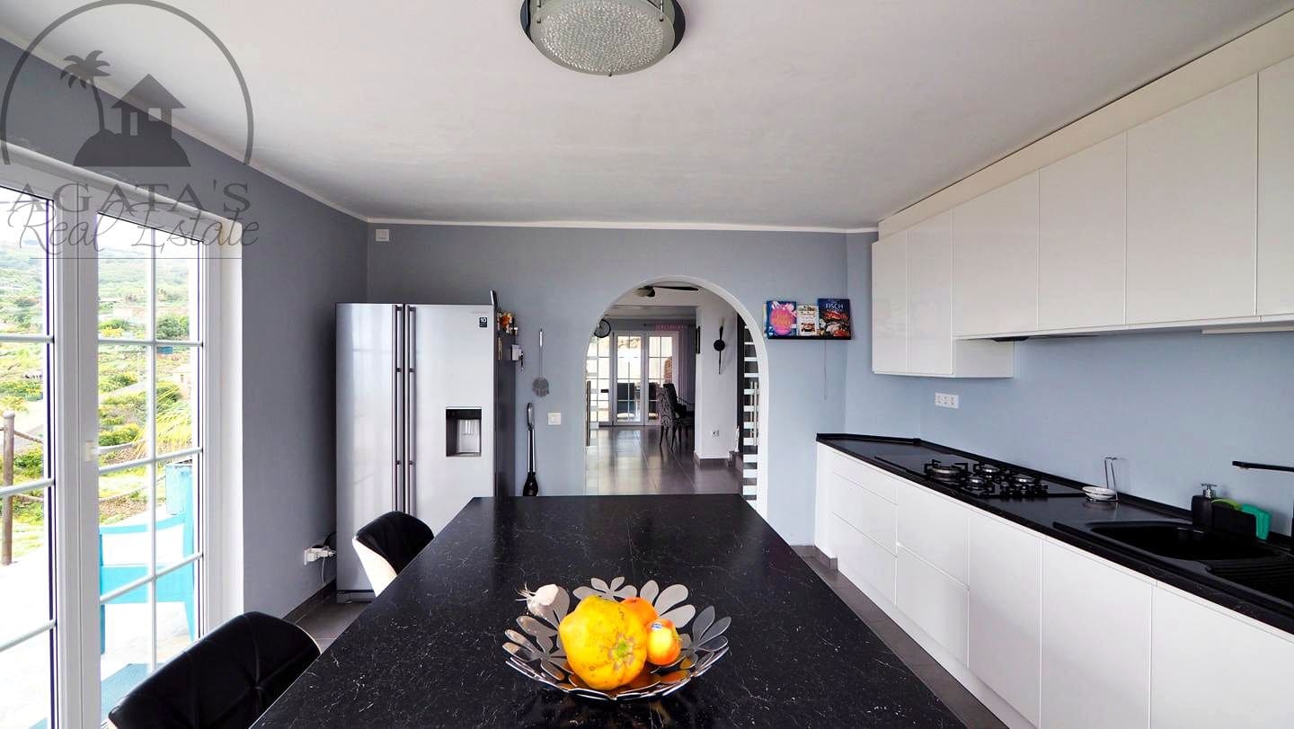 3 slaapkamer Villa te koop in La Guancha - € 693.000 (Ref: 9753721)