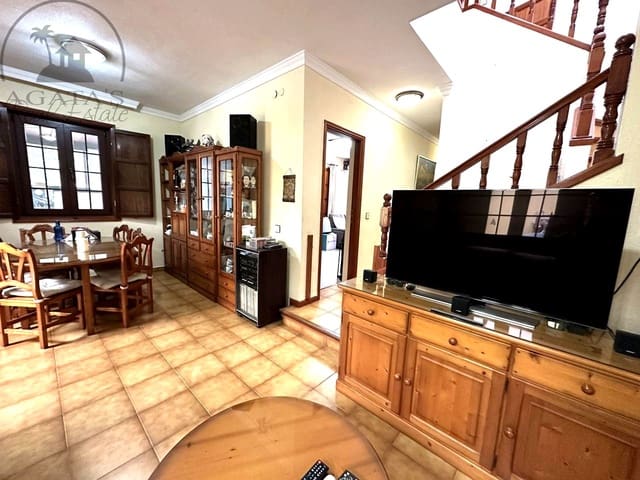 5 slaapkamer Villa te koop in San Cristóbal de La Laguna met garage - € 480.000 (Ref: 9847774)