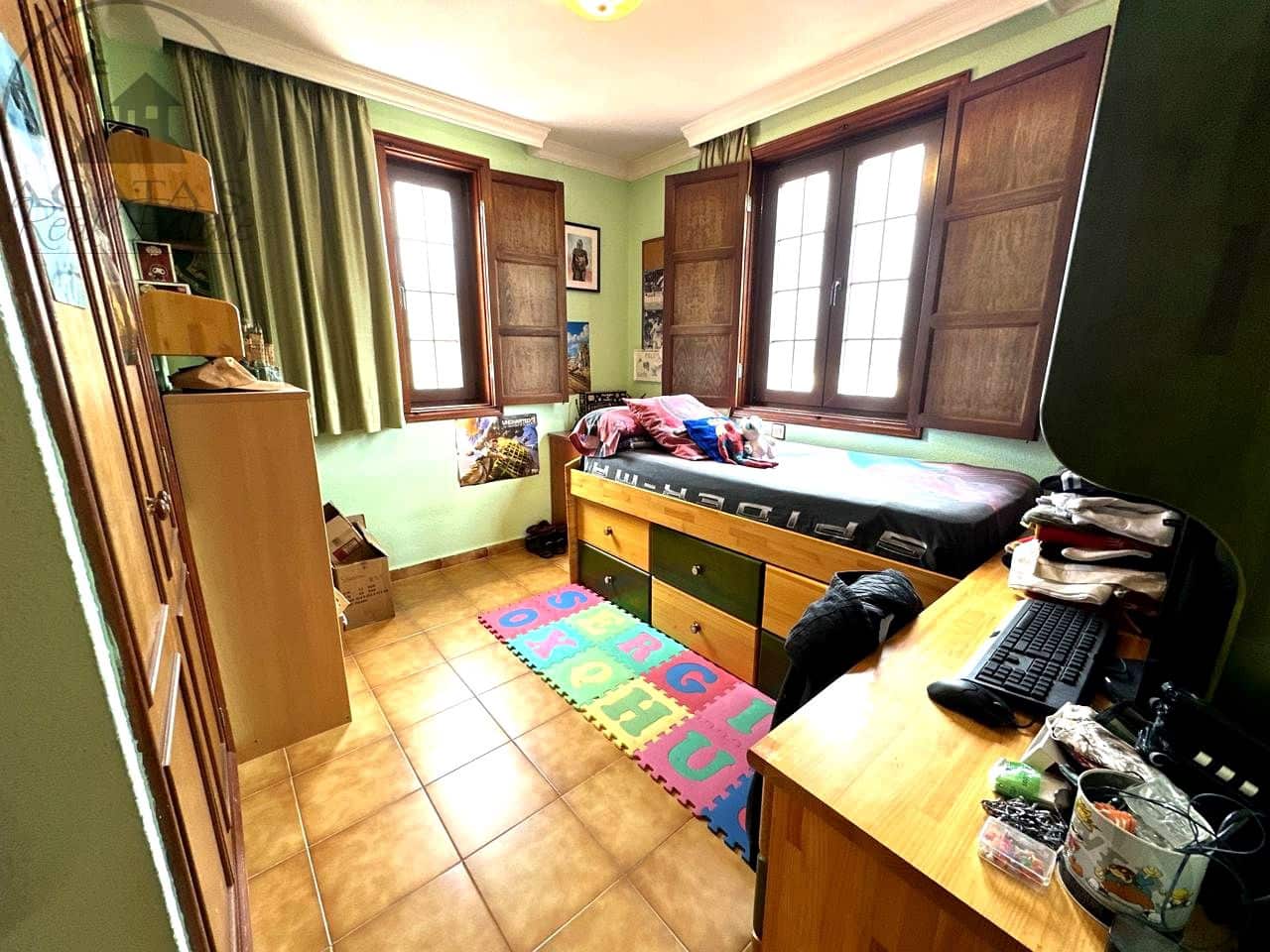 5 chambre Villa/Maison à vendre à San Cristobal de La Laguna avec garage - 480 000 € (Ref: 9847774)