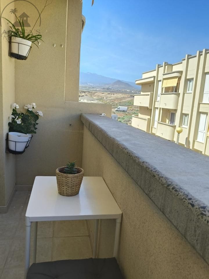 2 bedroom Flat for sale in Los Abrigos with garage - € 273,500 (Ref: 9863972)