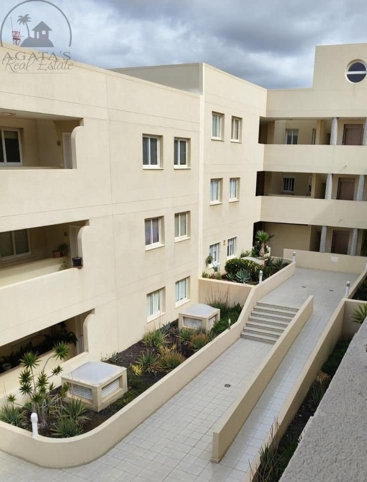 2 bedroom Flat for sale in Los Abrigos with garage - € 273,500 (Ref: 9863972)
