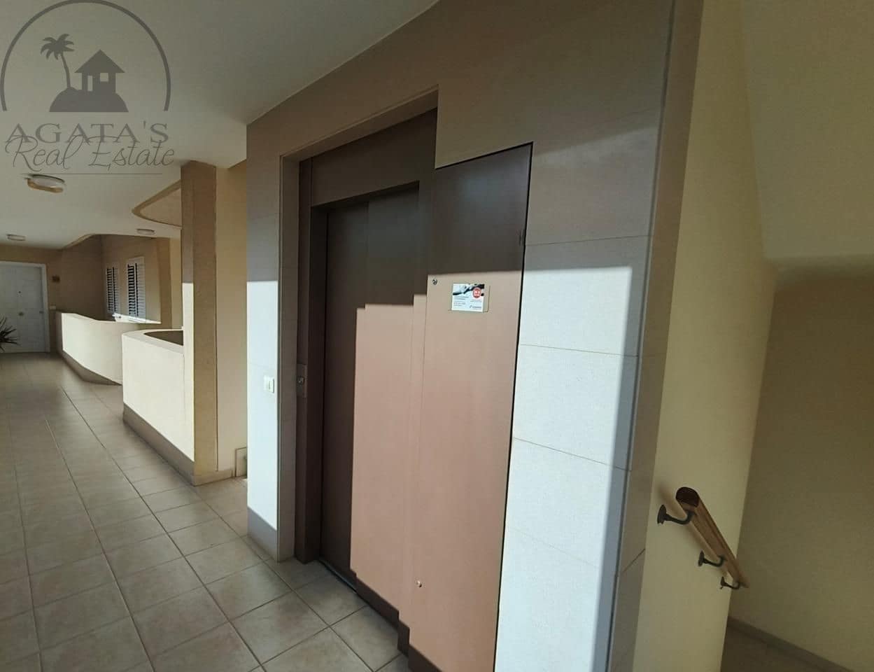 2 bedroom Flat for sale in Los Abrigos with garage - € 273,500 (Ref: 9863972)