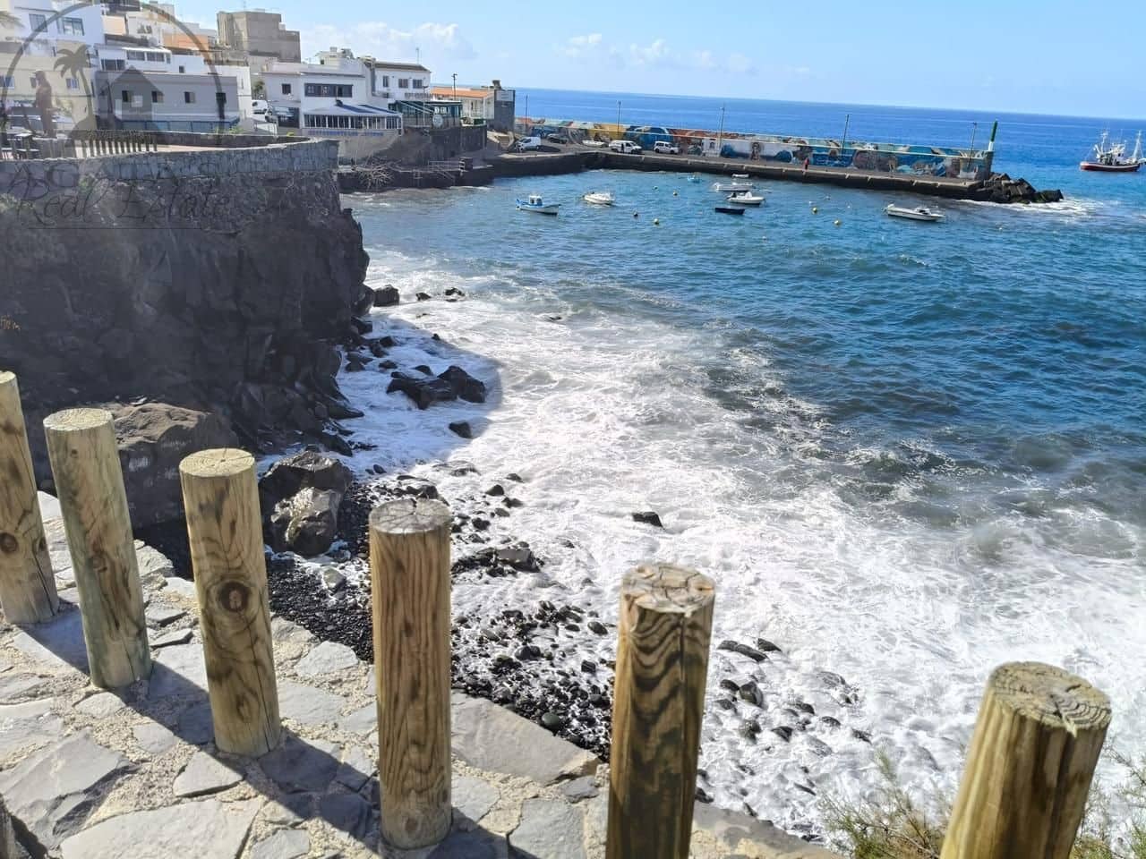 2 bedroom Flat for sale in Los Abrigos with garage - € 273,500 (Ref: 9863972)
