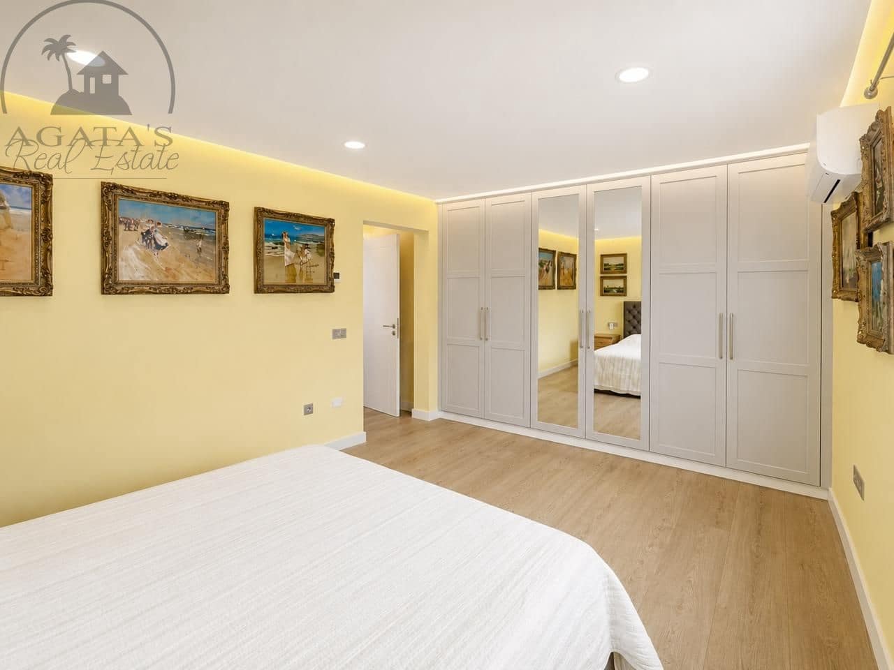 3 soveværelse Villa til salg i Los Realejos med garage - € 775.000 (Ref: 9873915)