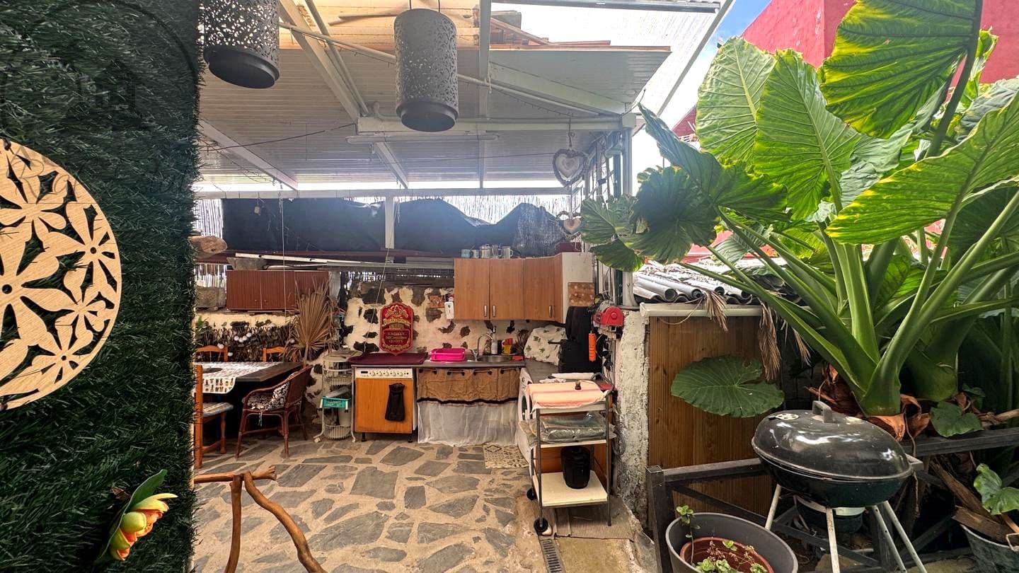 4 chambre Finca/Maison de Campagne à vendre à Icod de los Vinos avec garage - 295 000 € (Ref: 9880459)
