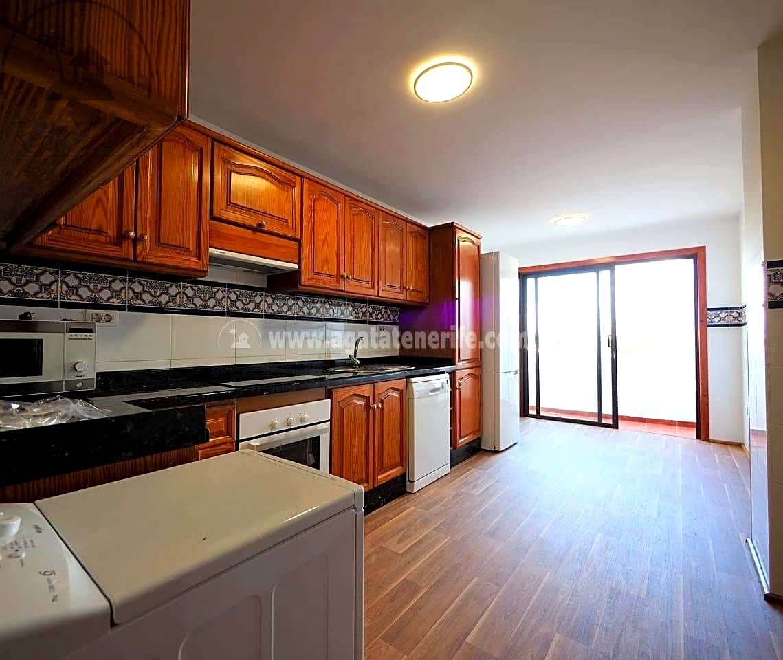 3 slaapkamer Flat te huur in Puerto de la Cruz met zwembad garage - € 1.900 (Ref: 9889486)