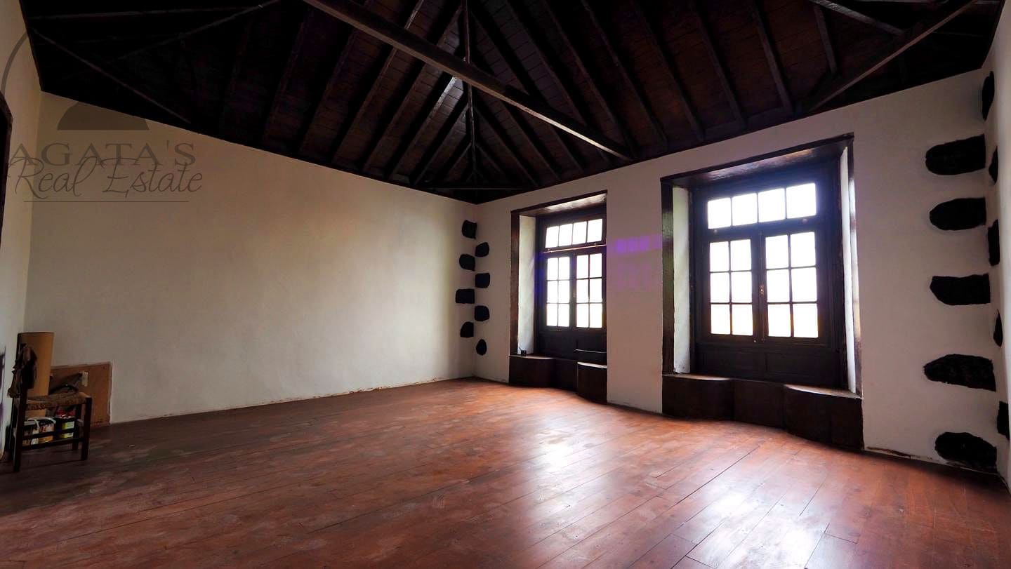 9 bedroom Villa for sale in Puerto de la Cruz with pool - € 1,625,000 (Ref: 9889621)