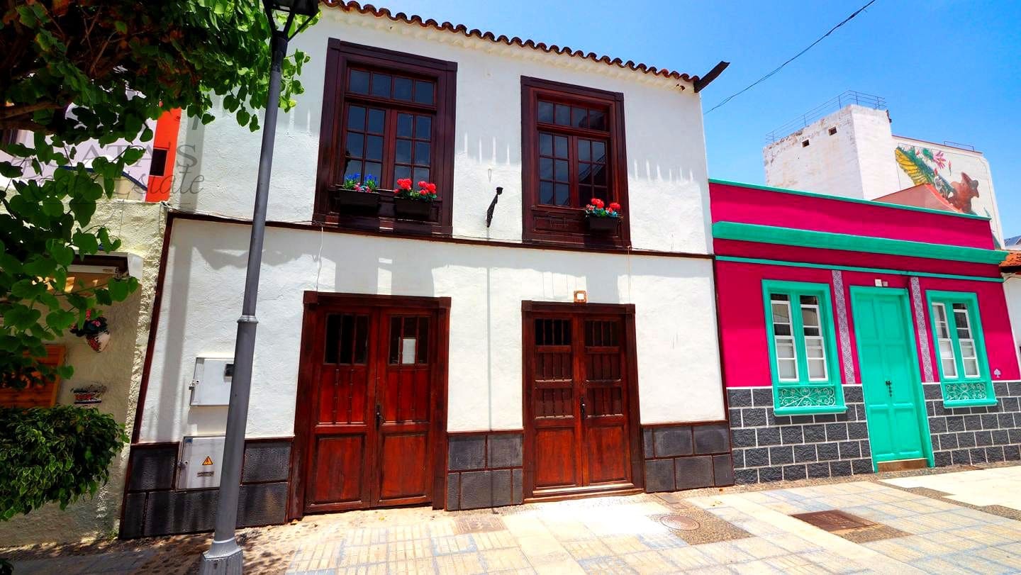 9 bedroom Villa for sale in Puerto de la Cruz with pool - € 1,625,000 (Ref: 9889621)