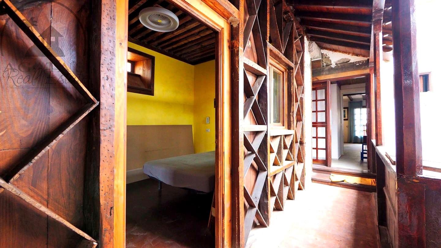 9 bedroom Villa for sale in Puerto de la Cruz with pool - € 1,625,000 (Ref: 9889621)