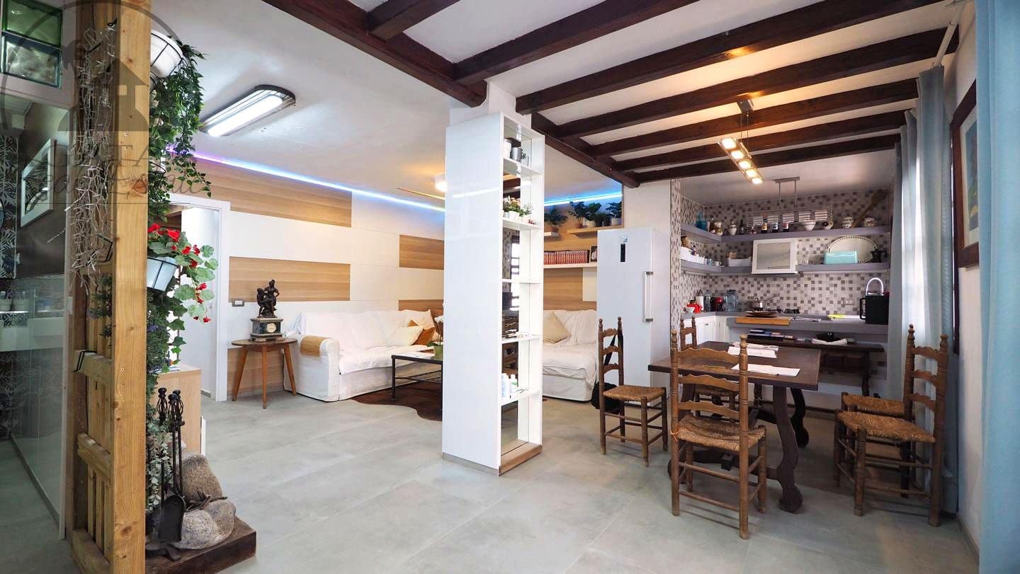 9 bedroom Villa for sale in Puerto de la Cruz with pool - € 1,625,000 (Ref: 9889621)