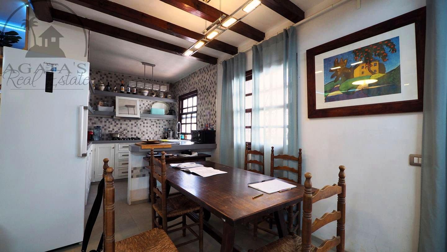 9 bedroom Villa for sale in Puerto de la Cruz with pool - € 1,625,000 (Ref: 9889621)