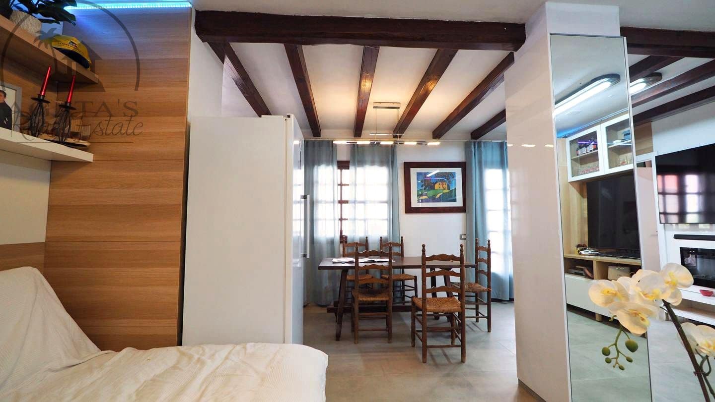 9 bedroom Villa for sale in Puerto de la Cruz with pool - € 1,625,000 (Ref: 9889621)