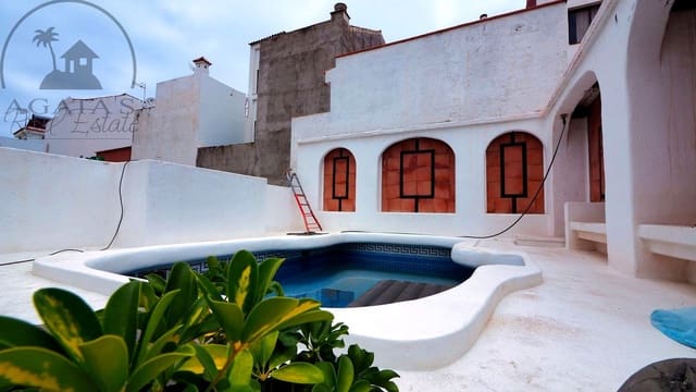 Chalet de 9 habitaciones en Puerto de la Cruz en venta con piscina - 1.625.000 € (Ref: 9889621)