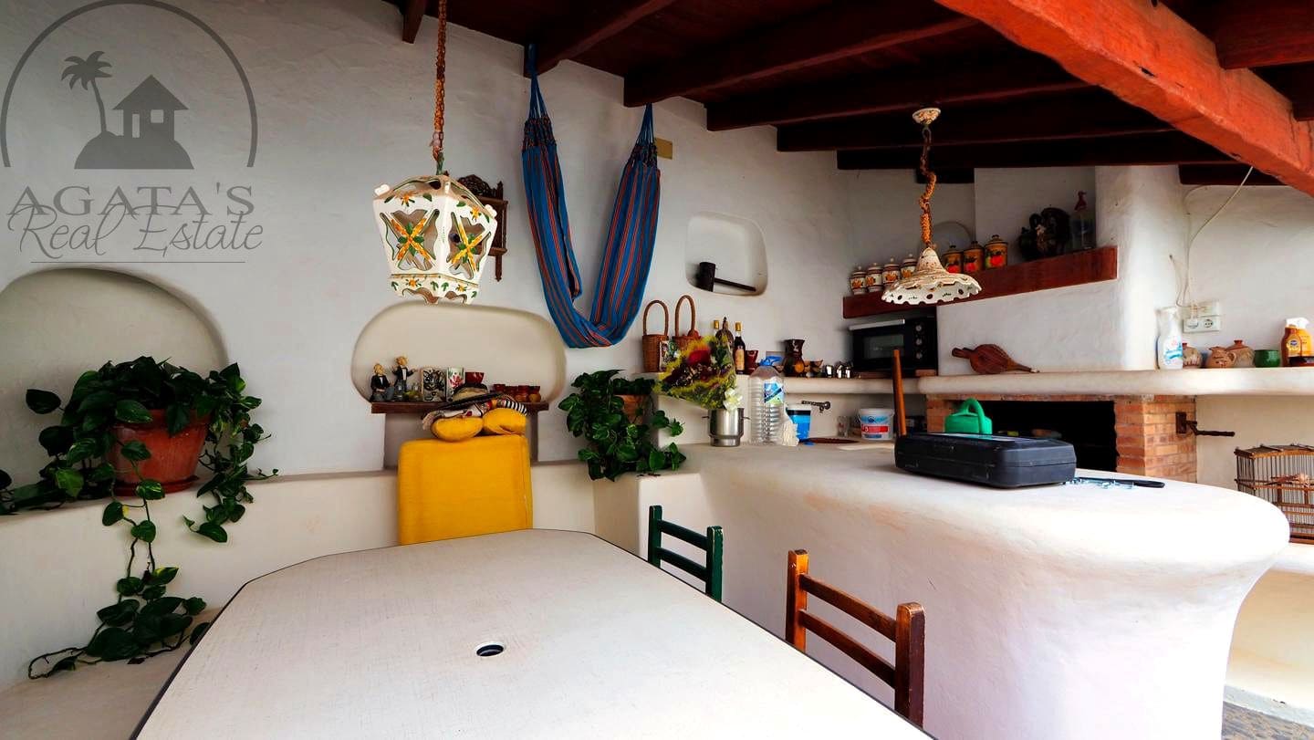 9 bedroom Villa for sale in Puerto de la Cruz with pool - € 1,625,000 (Ref: 9889621)