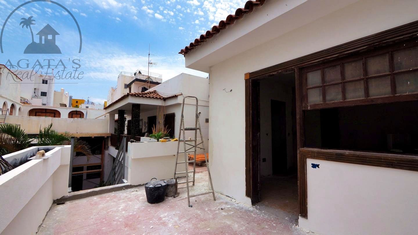 9 bedroom Villa for sale in Puerto de la Cruz with pool - € 1,625,000 (Ref: 9889621)