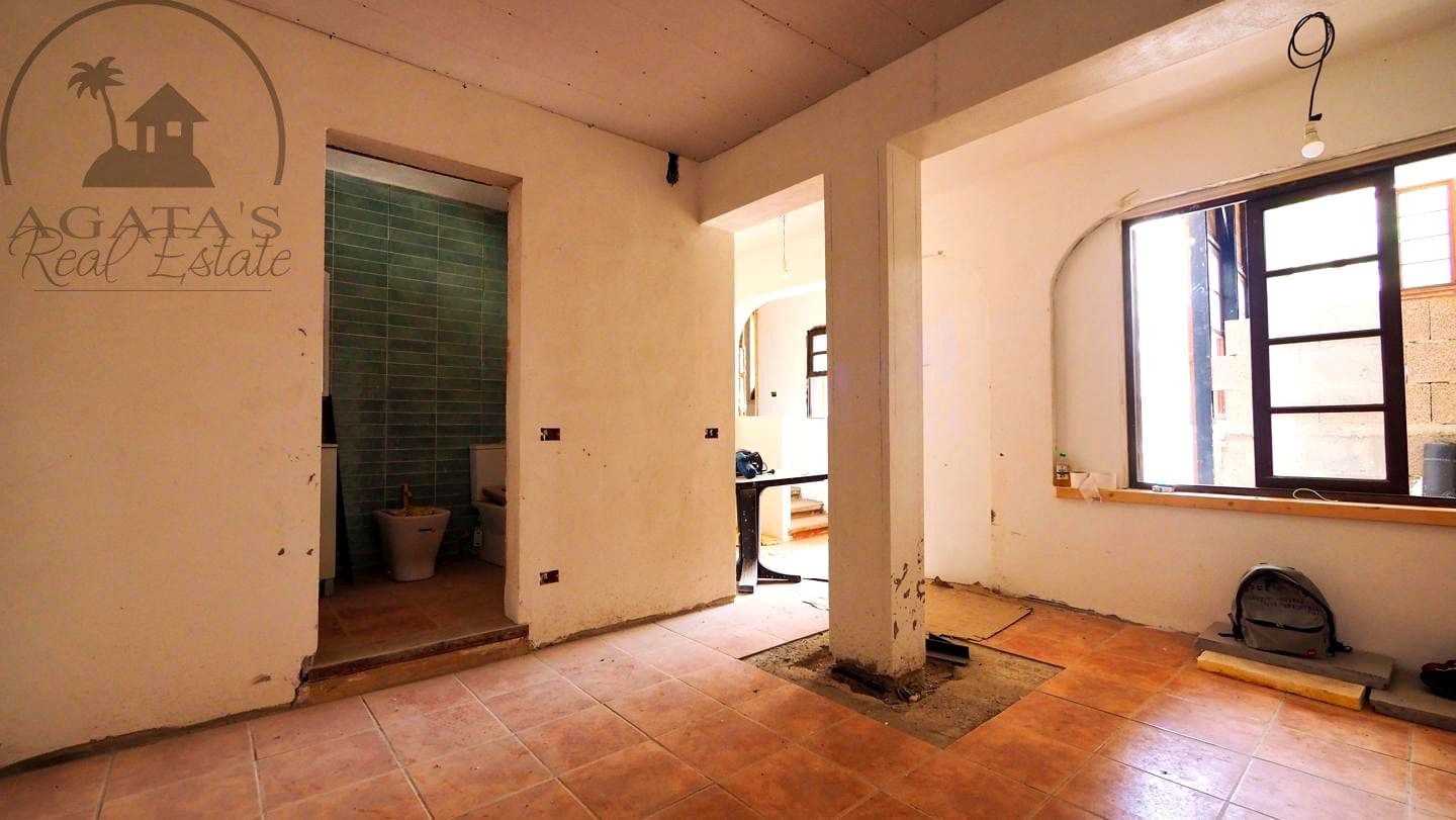 9 bedroom Villa for sale in Puerto de la Cruz with pool - € 1,625,000 (Ref: 9889621)