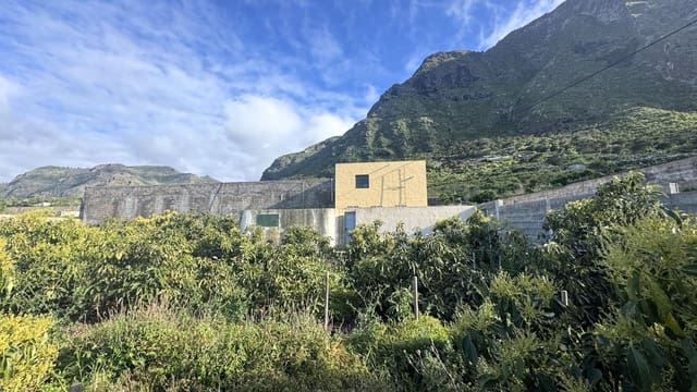 1 slaapkamer Commercieel te koop in Buenavista del Norte - € 2.200.000 (Ref: 9961831)