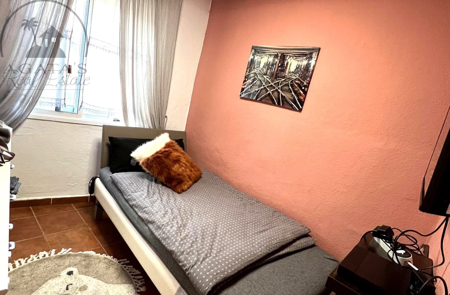 4 bedroom Villa for sale in Los Realejos - € 285,000 (Ref: 9985866)