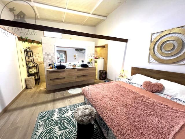 Chalet de 4 habitaciones en Icod de los Vinos en venta con garaje - 285.000 € (Ref: 9994714)