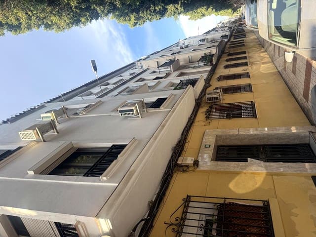 2 sovrum Lägenhet att hyra i Pol Alameda, Málaga stad - 1 100 € (Ref: 10088714)