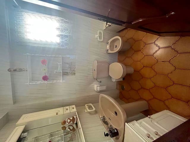 3 Zimmer Wohnung zu vermieten in Las Delicias, Málaga Stadt mit Garage - 1.300 € (Ref: 10148023)