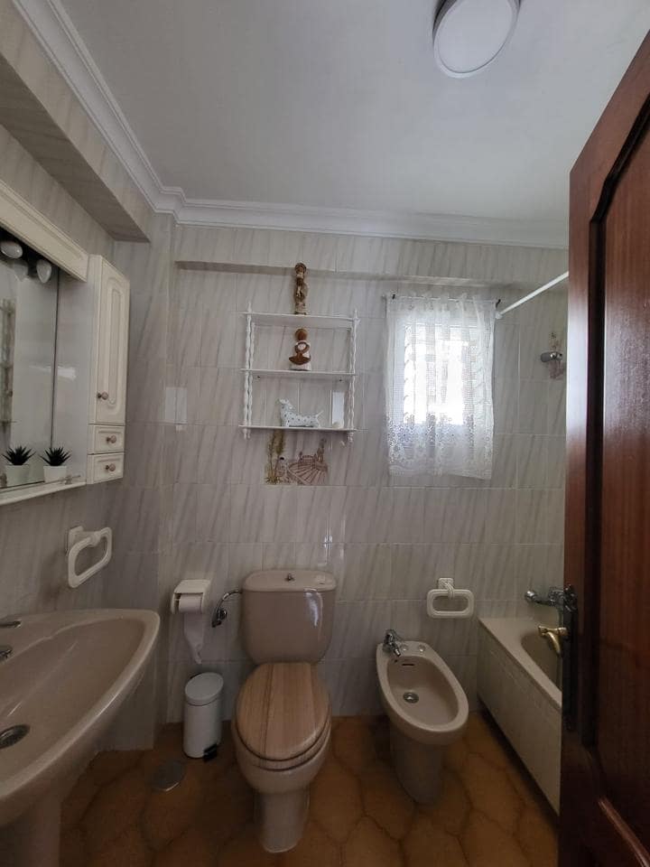 3 bedroom Flat for rent in Malaga city - € 1,300 (Ref: 10153249)