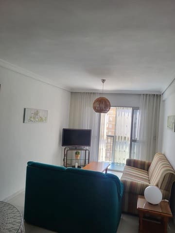 3 bedroom Flat for rent in Las Delicias, Málaga city - € 1,300 (Ref: 10153249)