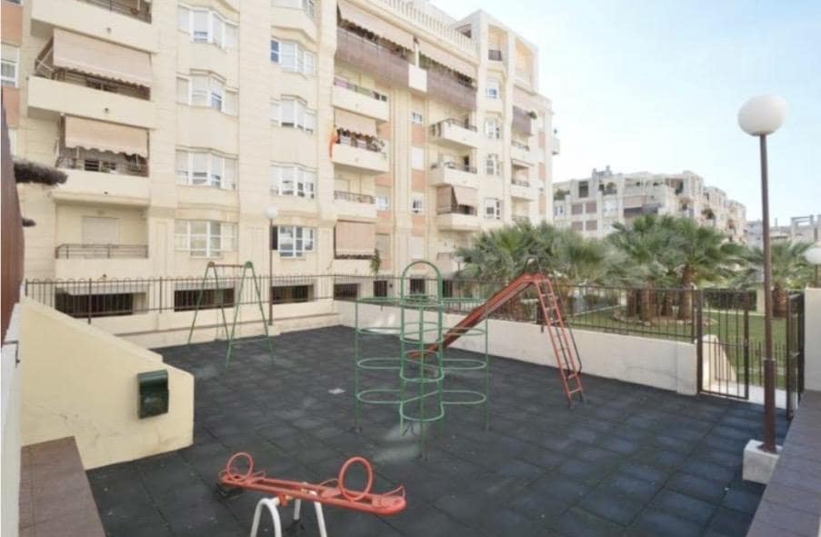 4 soverom Leilighet til salgs i Malaga by med svømmebasseng garasje - € 488 000 (Ref: 10160632)