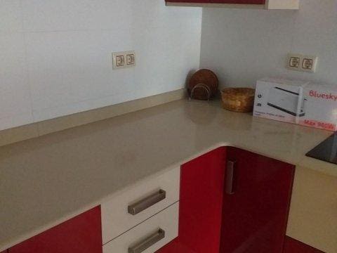 Appartement de 4 chambres à louer à Malaga ville - 1 100 € (Ref: 10162191)