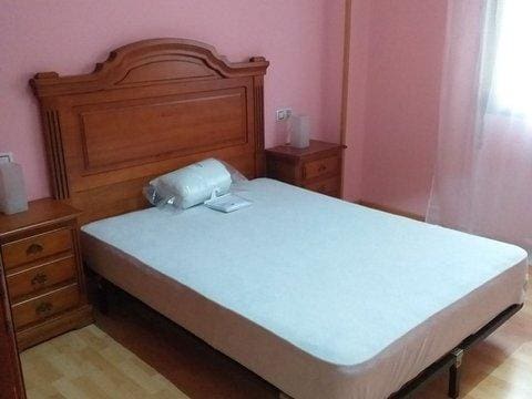Appartement de 4 chambres à louer à Malaga ville - 1 100 € (Ref: 10162191)