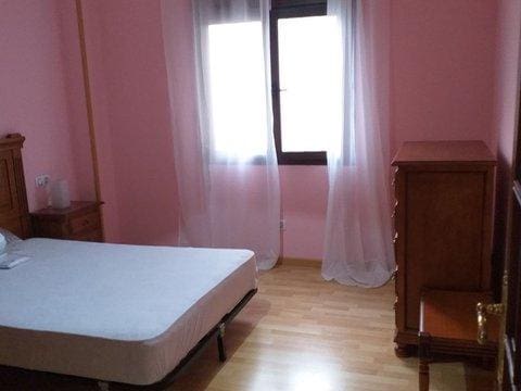 Appartement de 4 chambres à louer à Malaga ville - 1 100 € (Ref: 10162191)