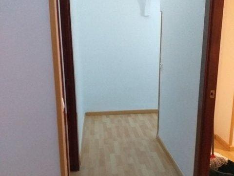 4 slaapkamer Flat te huur in La Roca, Málaga stad - € 1.100 (Ref: 10162191)