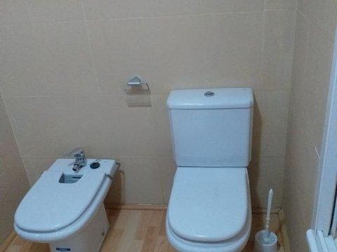 Appartement de 4 chambres à louer à Malaga ville - 1 100 € (Ref: 10162191)