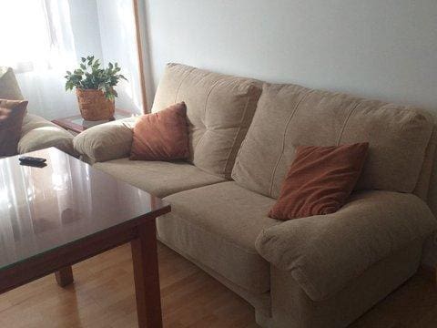 Appartement de 4 chambres à louer à Malaga ville - 1 100 € (Ref: 10162191)