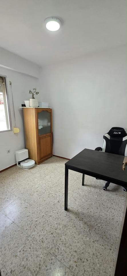 Piso de 3 habitaciones en Málaga ciudad en venta - 219.000 € (Ref: 10179389)