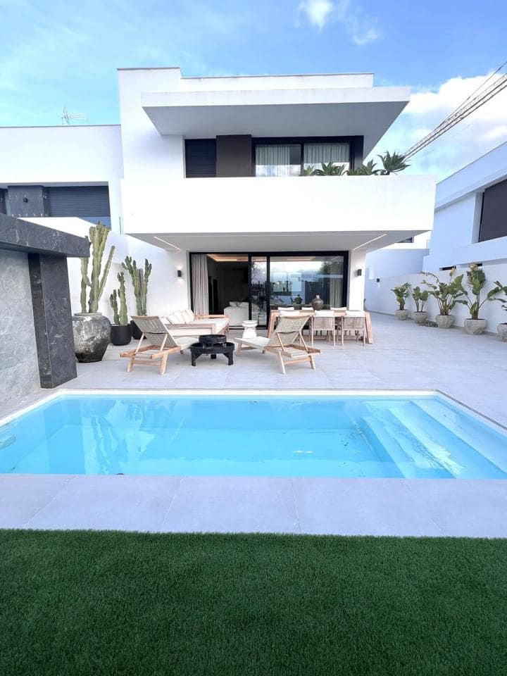 3 soverom Villa til salgs i Alhaurin de la Torre med svømmebasseng - € 830 000 (Ref: 10179695)