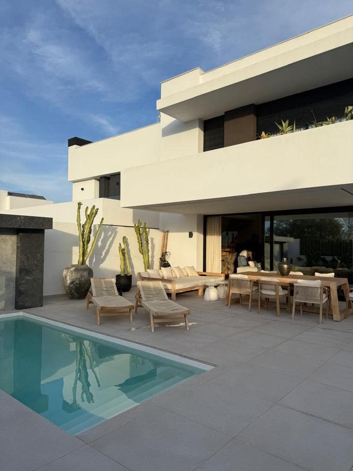 3 soverom Villa til salgs i Alhaurin de la Torre med svømmebasseng - € 830 000 (Ref: 10179695)