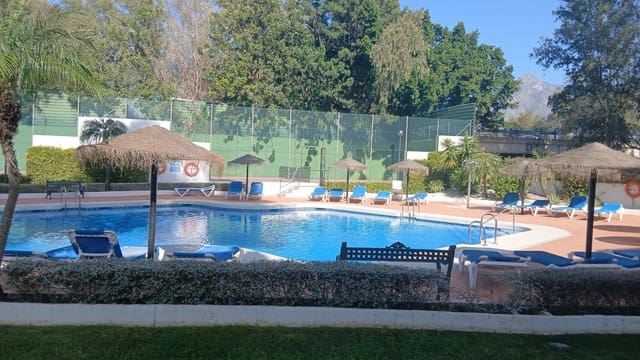 Piso de 1 habitación en Puerto Banus, Marbella en venta con garaje - 420.000 € (Ref: 10183664)