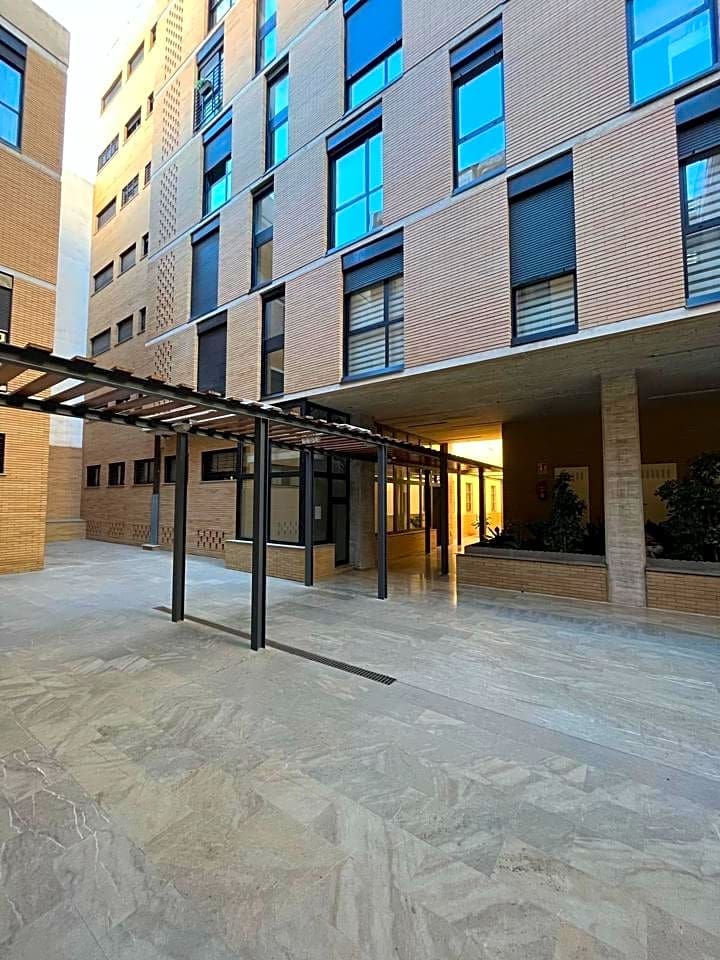 2 bedroom Flat for rent in Malaga city with garage - € 1,350 (Ref: 8022193)