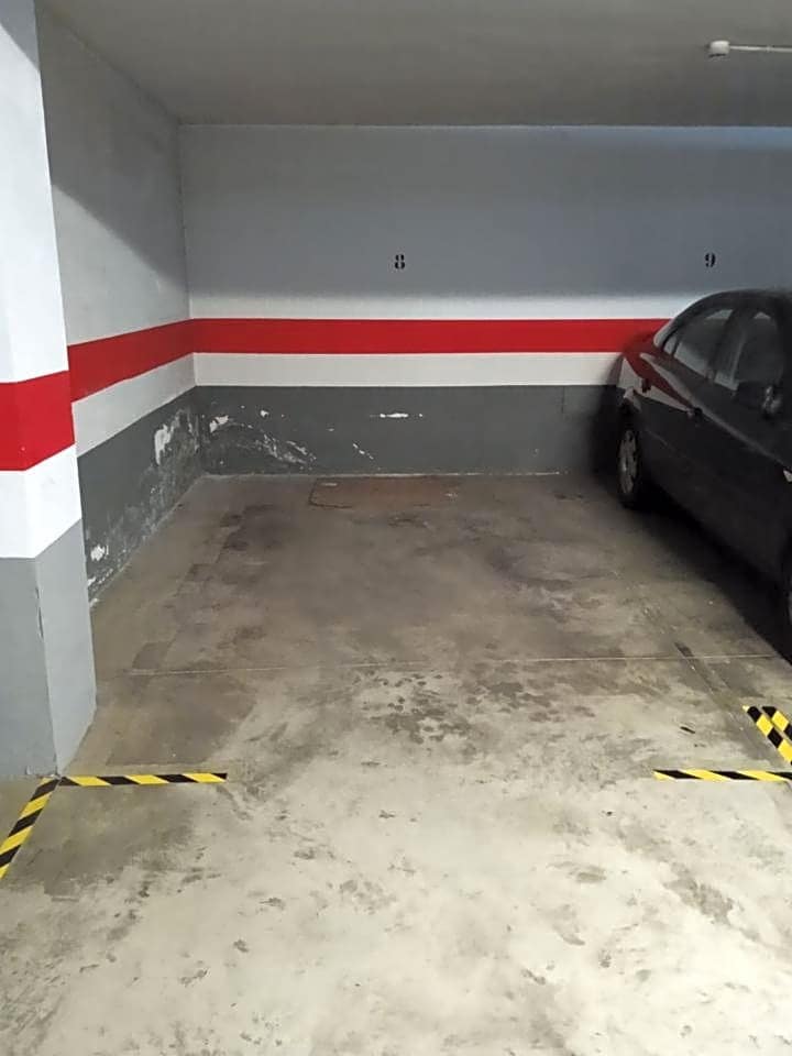 Garage til salg i Malaga by - € 33.000 (Ref: 8022205)