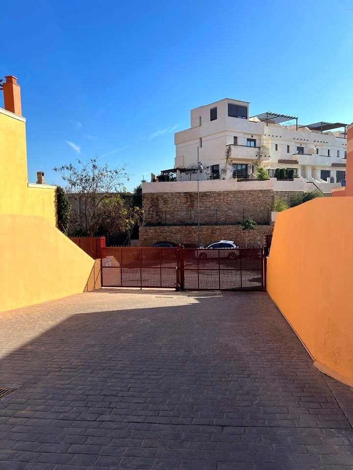 Chalet de 3 habitaciones en Vélez-Málaga en venta con piscina garaje - 385.000 € (Ref: 8022228)