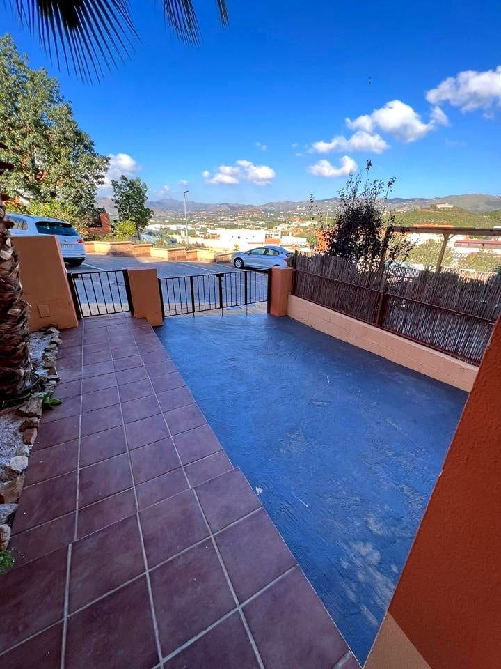 Chalet de 3 habitaciones en Vélez-Málaga en venta con piscina garaje - 385.000 € (Ref: 8022228)